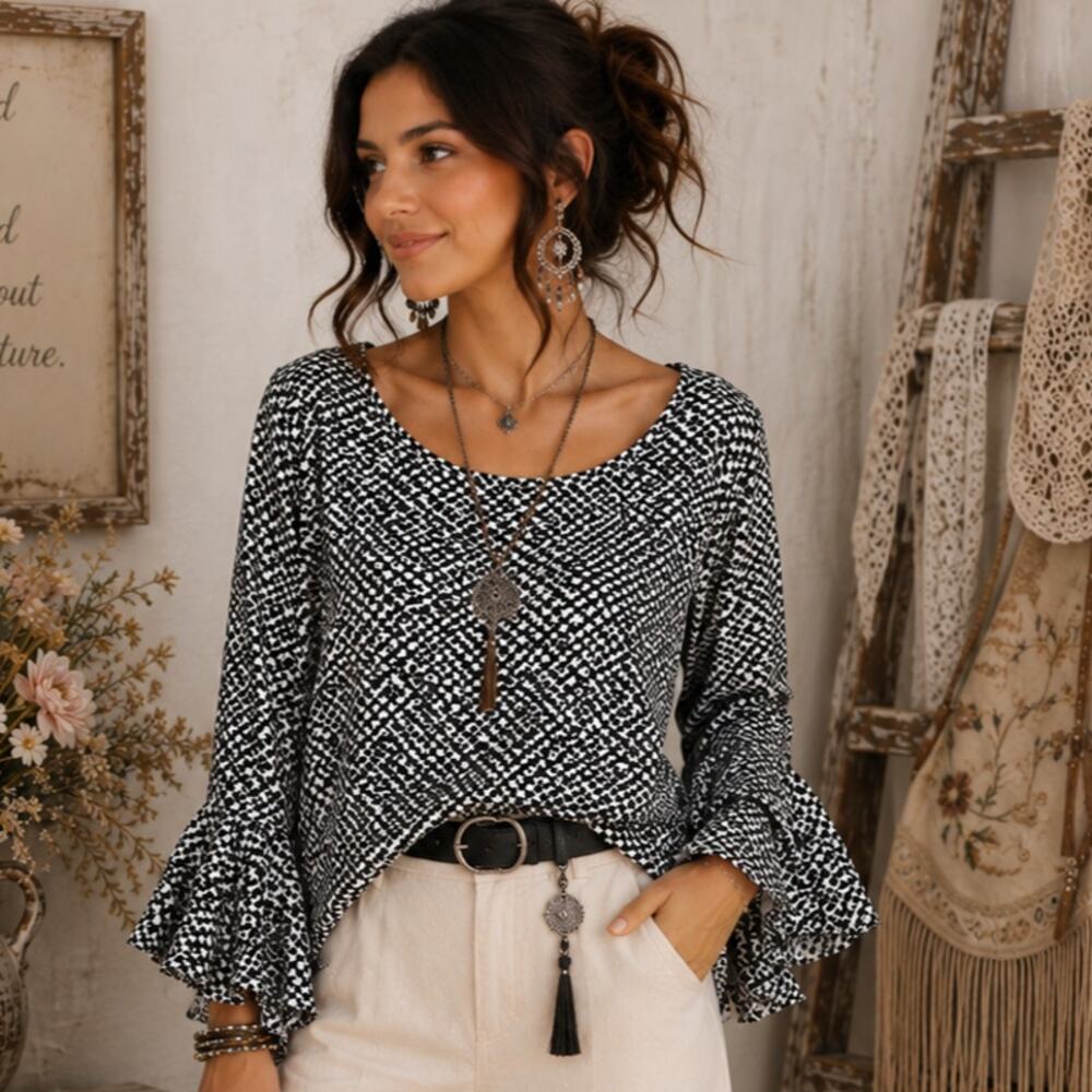 Cha Cha Vente Polka Dot Stretchy Womens Blouse With Flare Sleeve Size‎ M